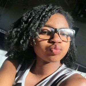 Meet your Posher, Delores